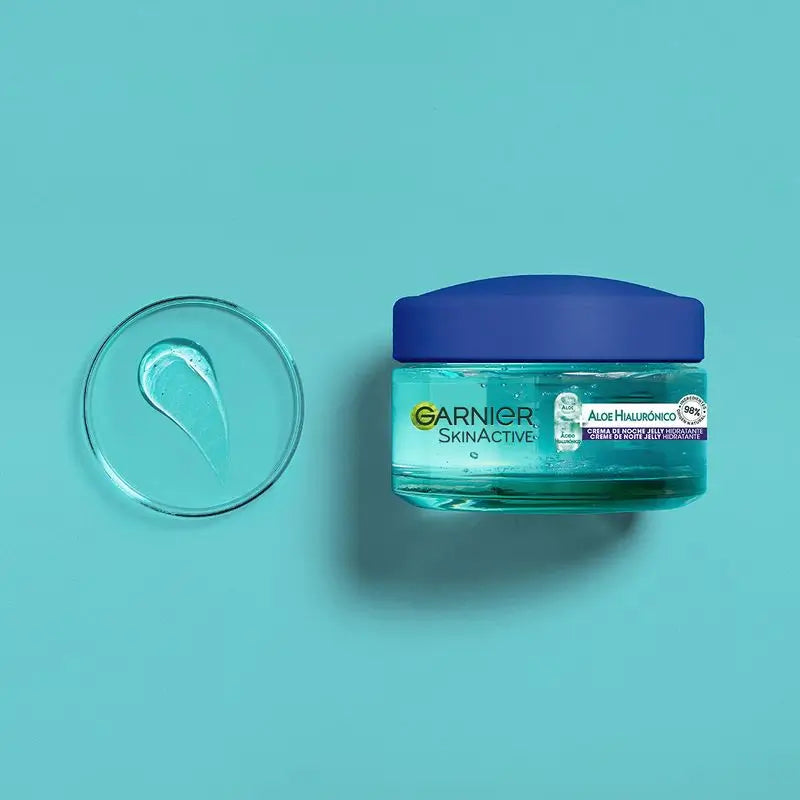 O creme de noite Garnier Skin Active Aloé Hialurónico com ácido hialurónico, aloé vera e óleo de argão, hidrata 48H e nutre.