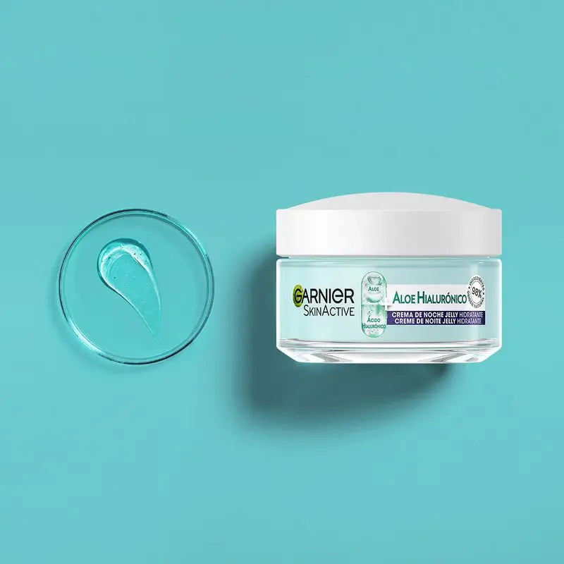 O creme de noite Garnier Skin Active Aloé Hialurónico com ácido hialurónico, aloé vera e óleo de argão, hidrata 48H e nutre.