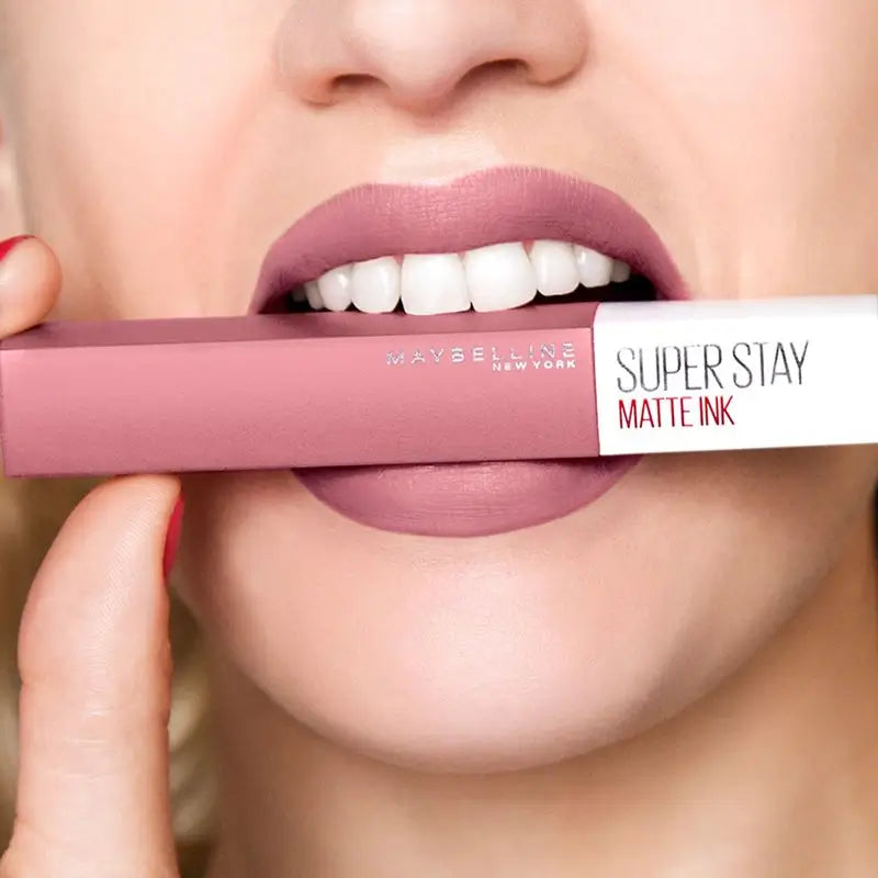 Maybelline New York Superstay Matte Ink Batom Matte de longa duração Sombra 15 Lover Cor Nude